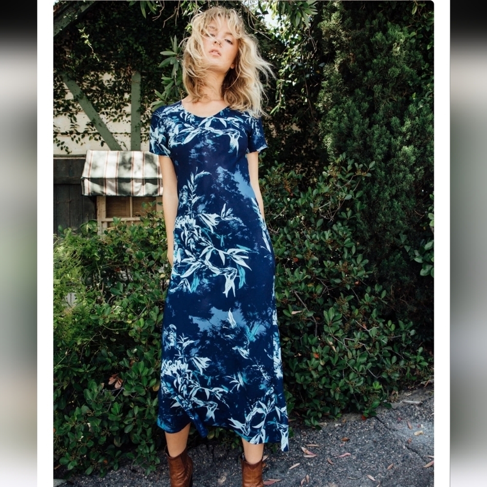 Novella Royale Floral Hawaiian Print Blue Asymmetrical Maxi Short Sleeve Dress
